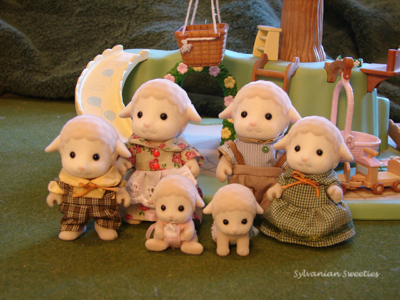 Calico Critters Lambrook Sheep Family