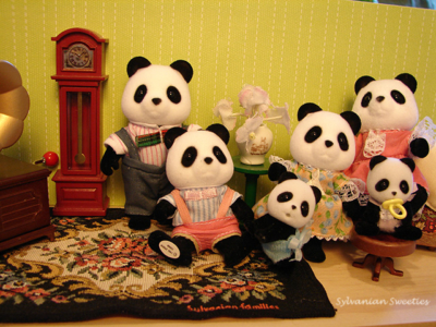 Calico Critters Wilder Panda Family