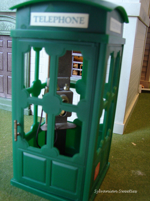 UK Green Telephone Booth